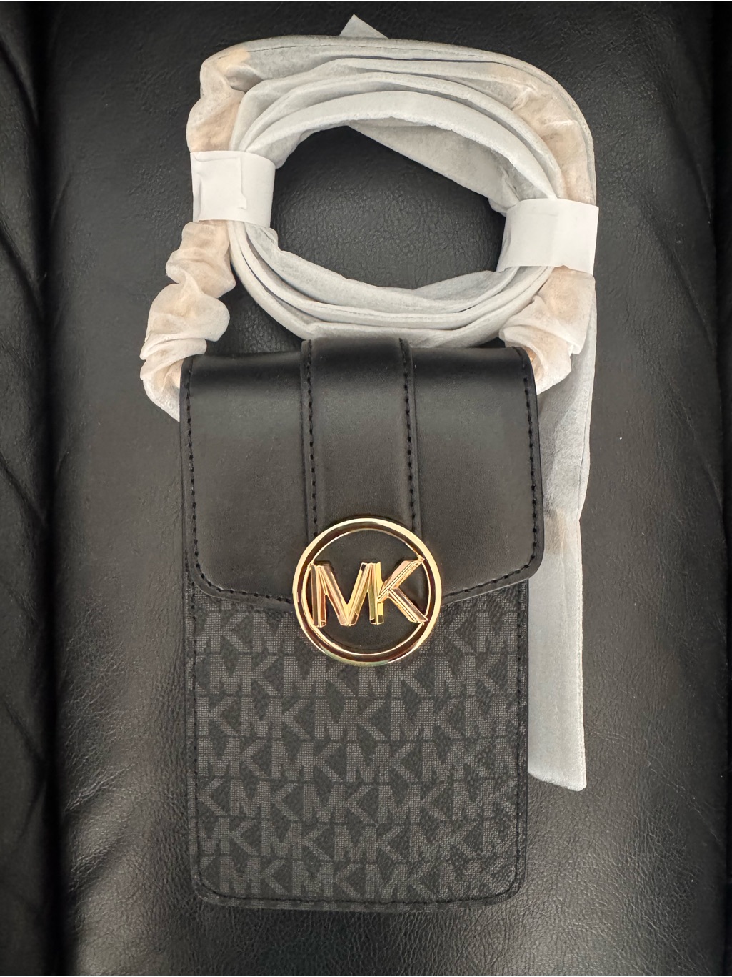 New Michael Kors Black And Gold Mk Logo Phone Crossbody Pouch